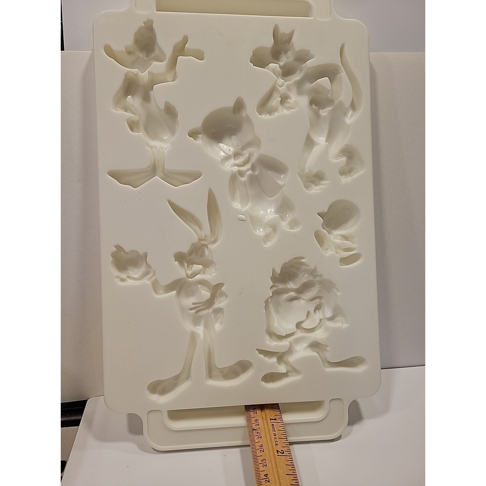 WB Looney Tunes Candy Jello Mold GIFTCO Bugs‎ Bunny Taz Sylvester Tweety Daffy